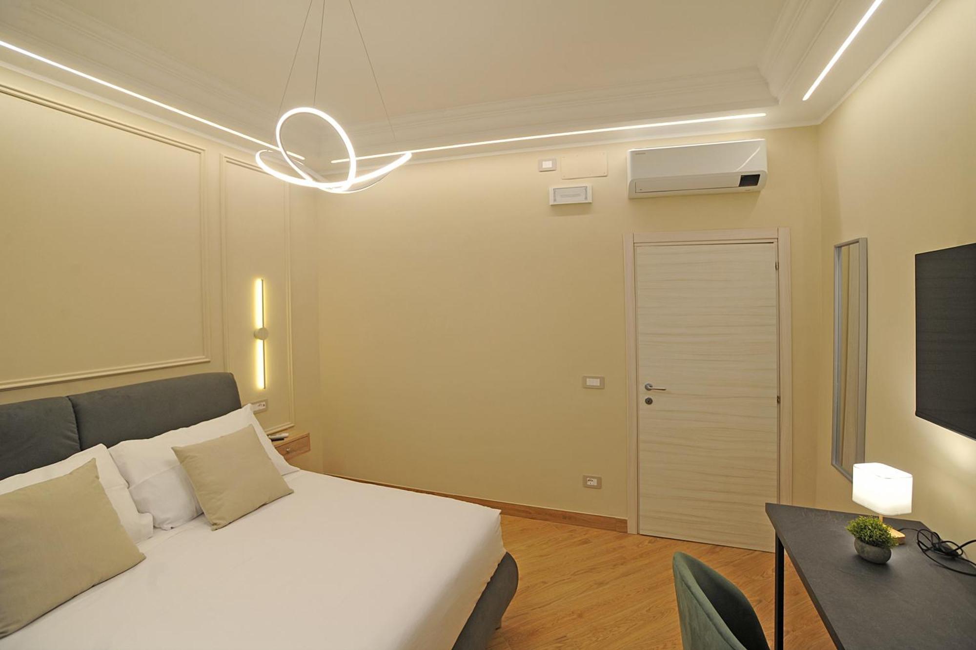 Mom Apartment Rooms&Suites 蒂沃利 外观 照片