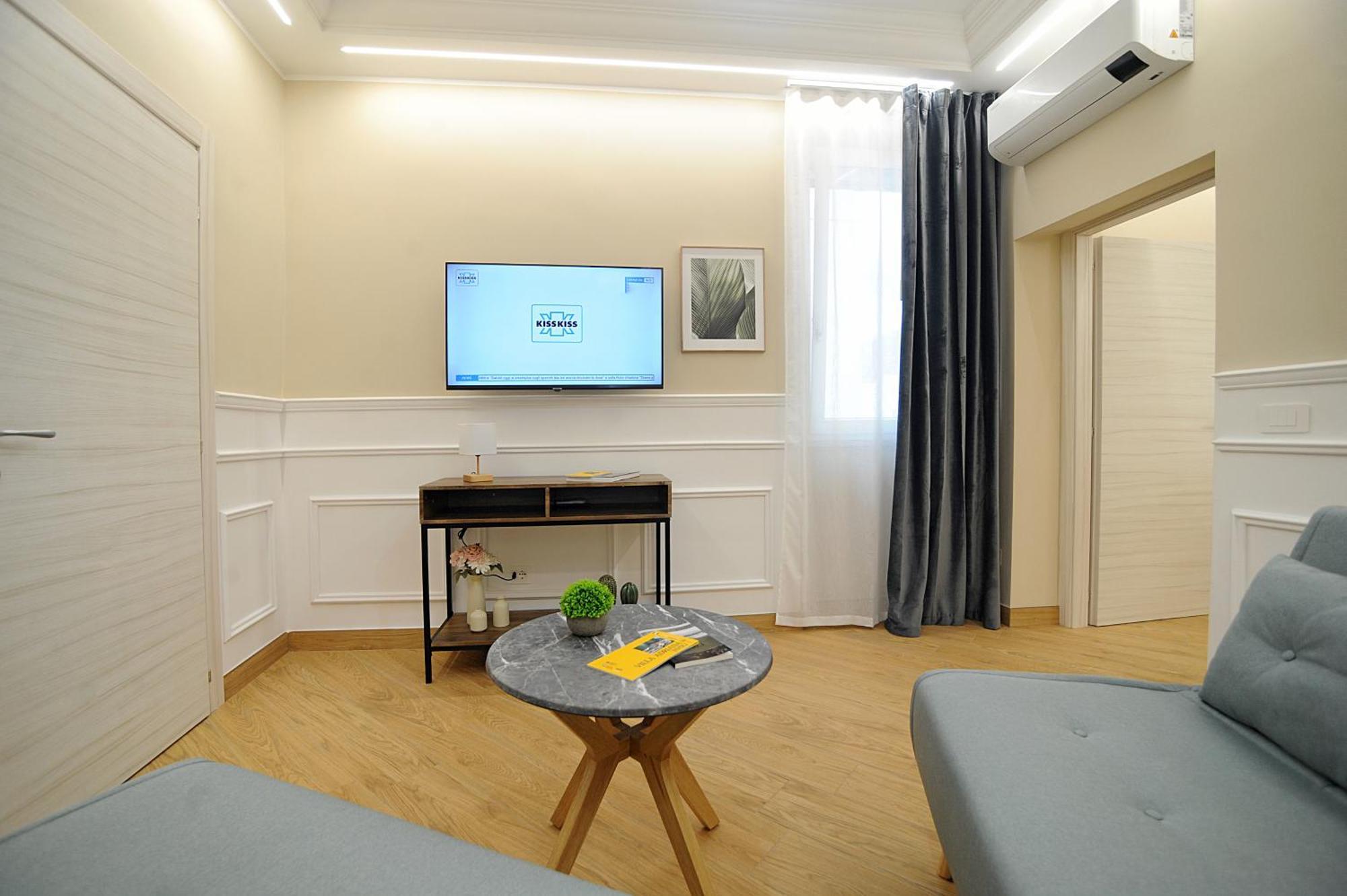 Mom Apartment Rooms&Suites 蒂沃利 外观 照片