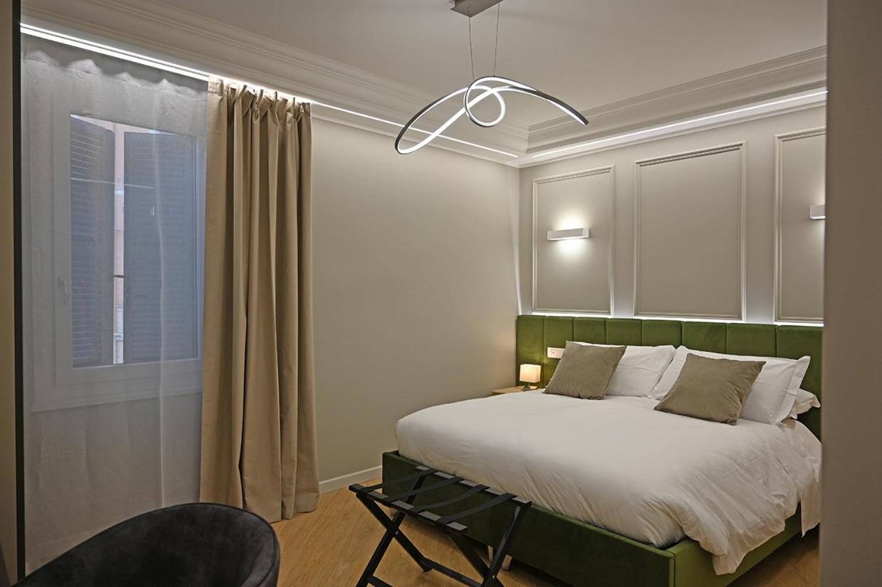 Mom Apartment Rooms&Suites 蒂沃利 外观 照片