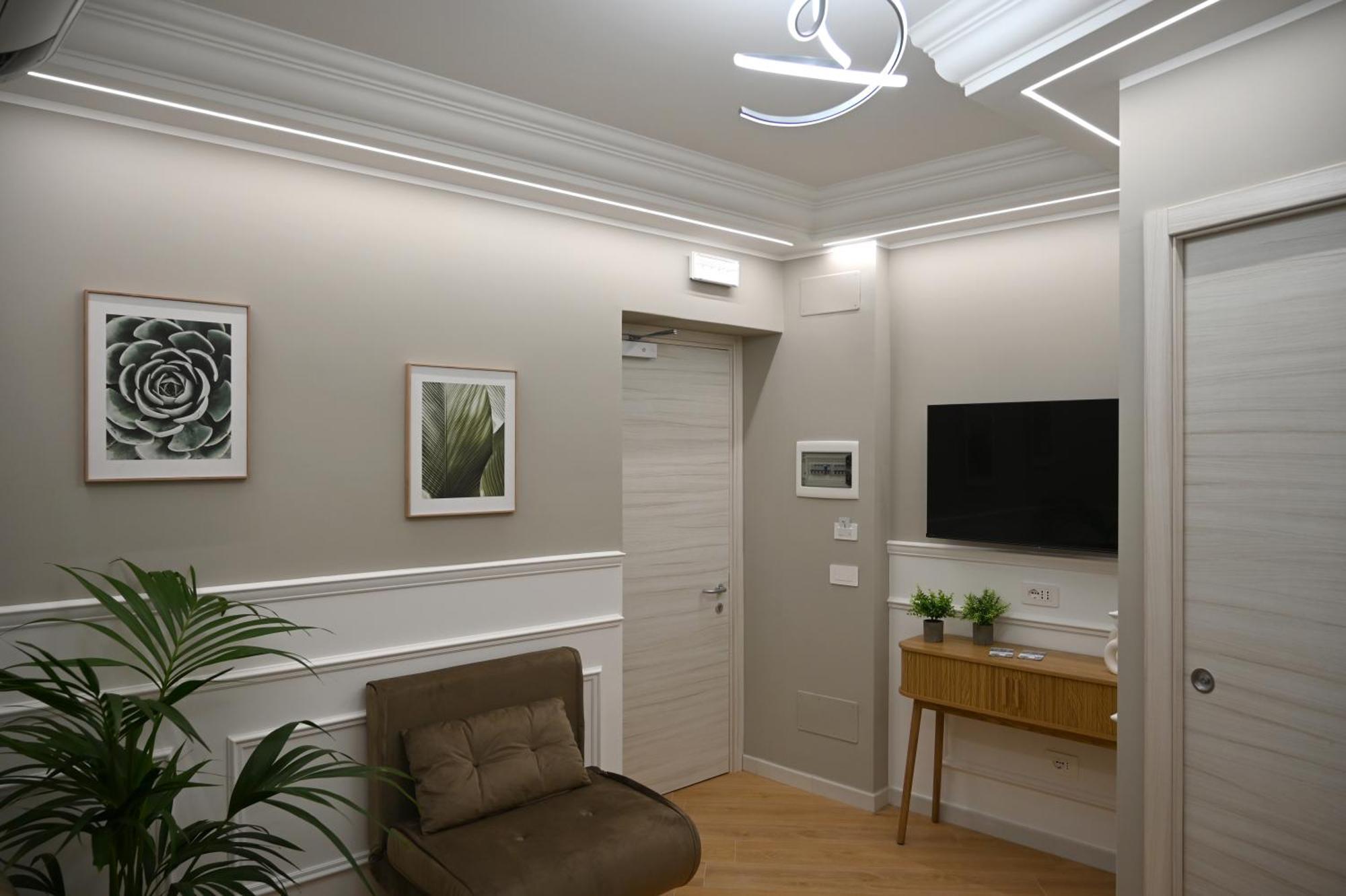 Mom Apartment Rooms&Suites 蒂沃利 外观 照片